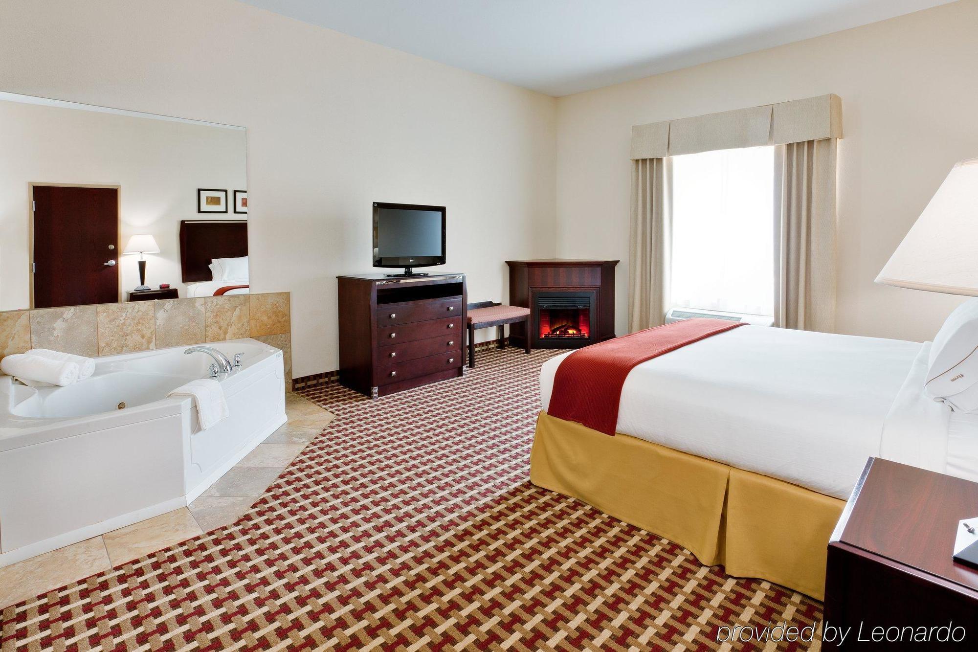 Hotel Express & - Poconos By Ihg 2*